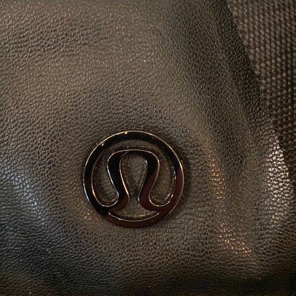 Lululemon Rare Lace Gym Bag - Picture 2 of 14